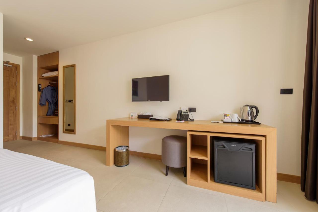 מלון The Lunar Patong 4*
